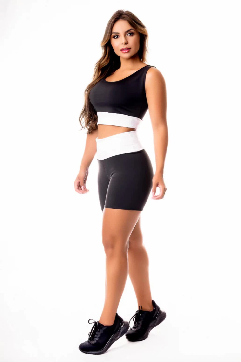 Conjunto Fitness Feminino Short Preto com Branco Cintura Alta e Cropped Regata Academia - Image 3